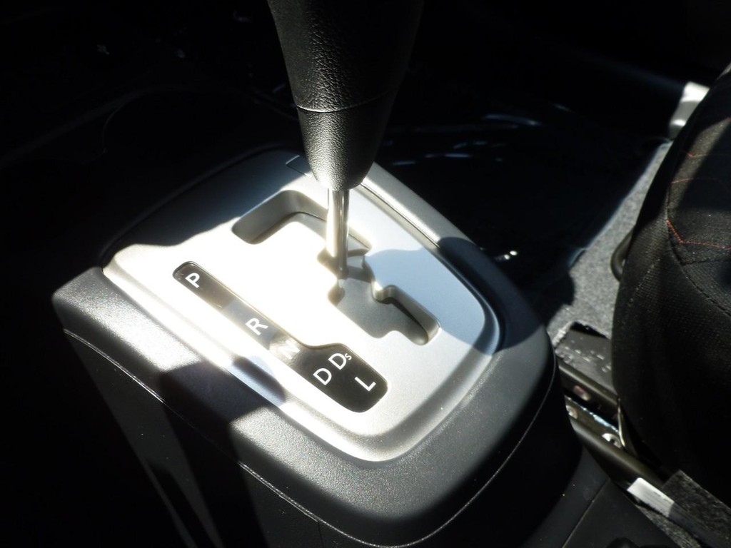 Mitsubishi Mirage Vehicle Image 14