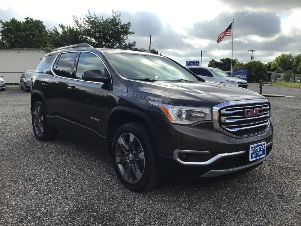 GMC Acadia Vehicle Image 02