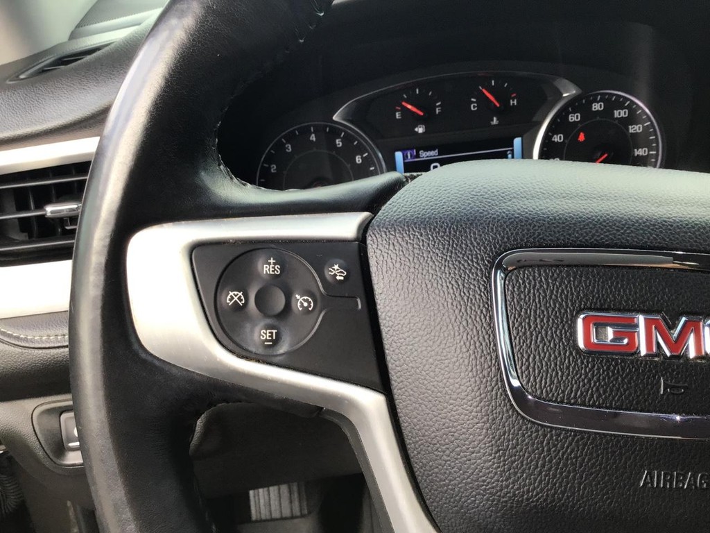 GMC Acadia Vehicle Image 06