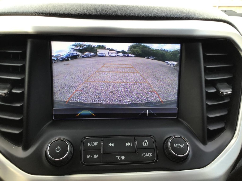 GMC Acadia Vehicle Image 10