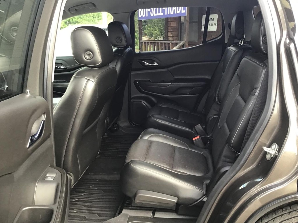 GMC Acadia Vehicle Image 13