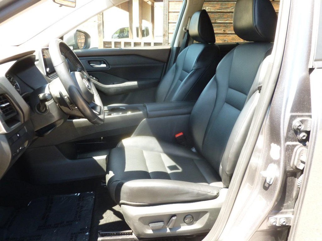 Nissan Rogue Vehicle Image 06