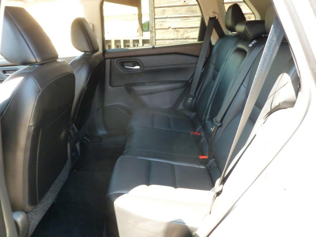 Nissan Rogue Vehicle Image 07