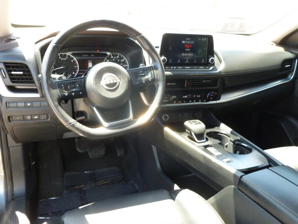 Nissan Rogue Vehicle Image 08