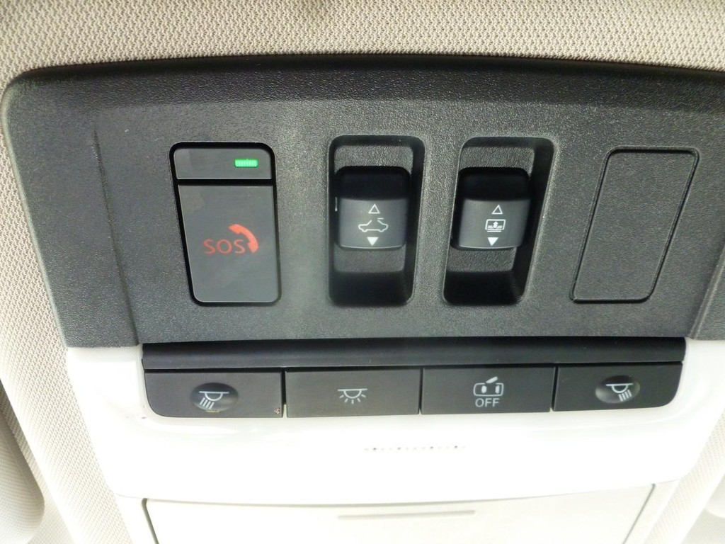 Nissan Rogue Vehicle Image 19