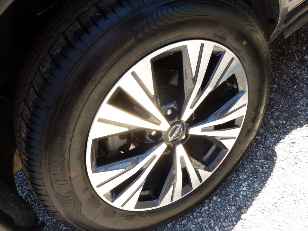 Nissan Rogue Vehicle Image 29