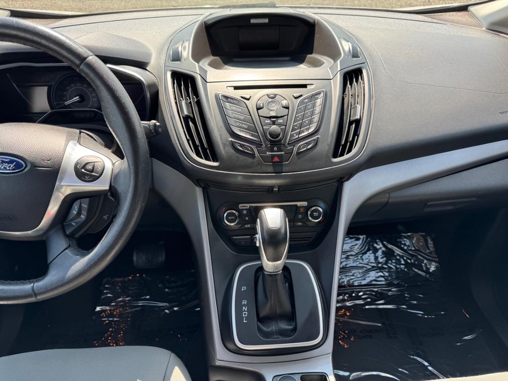 Ford C-Max Hybrid Vehicle Image 11