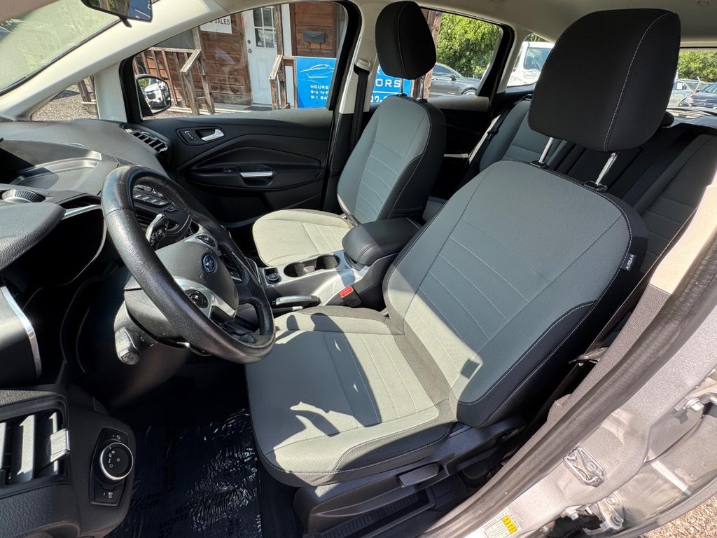 Ford C-Max Hybrid Vehicle Image 13