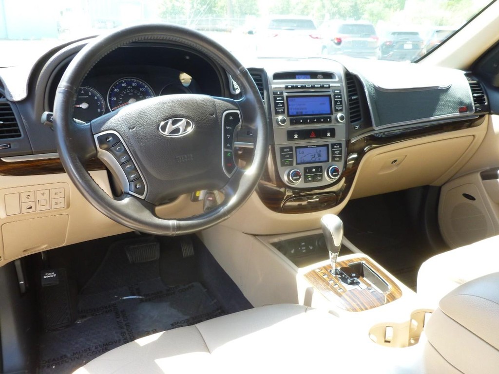 Hyundai Santa Fe Vehicle Image 08