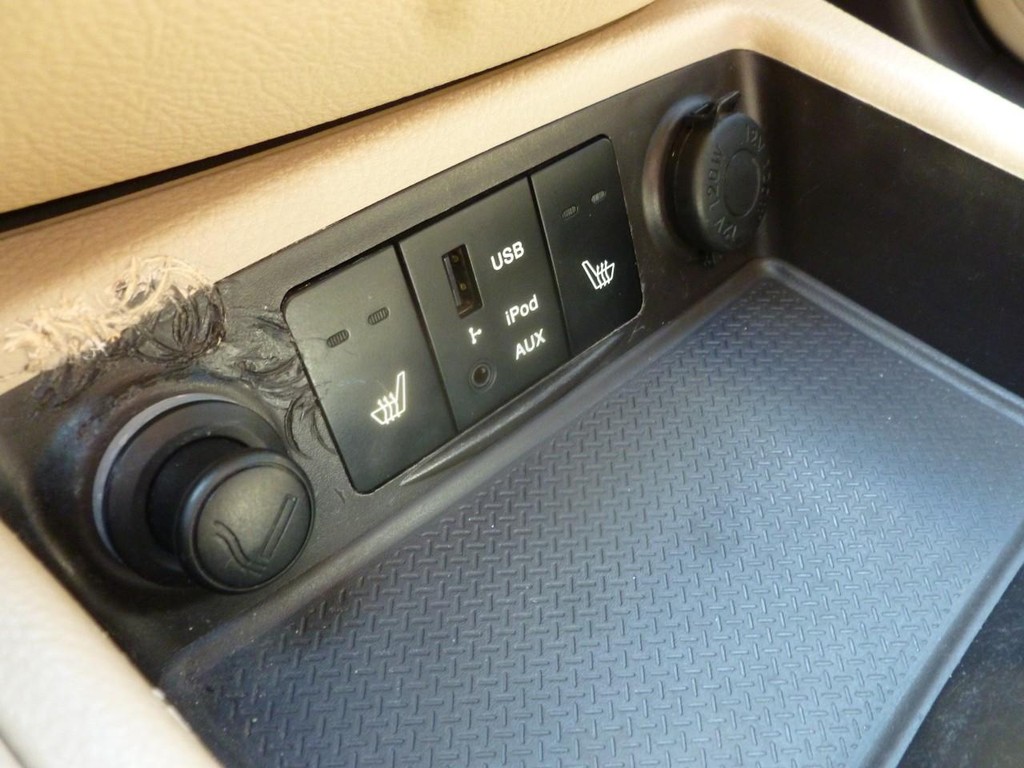 Hyundai Santa Fe Vehicle Image 12