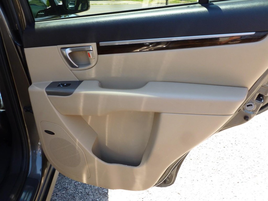 Hyundai Santa Fe Vehicle Image 19