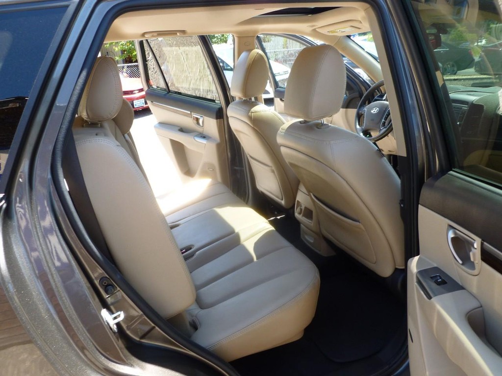 Hyundai Santa Fe Vehicle Image 22