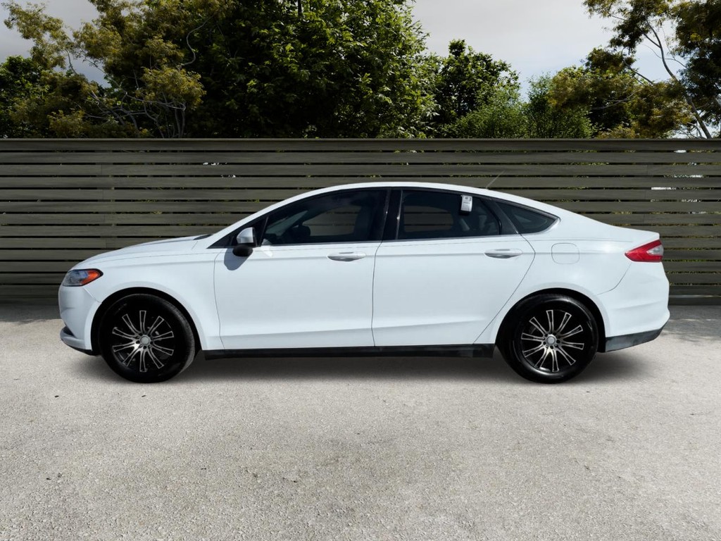 Ford Fusion Vehicle Image 02