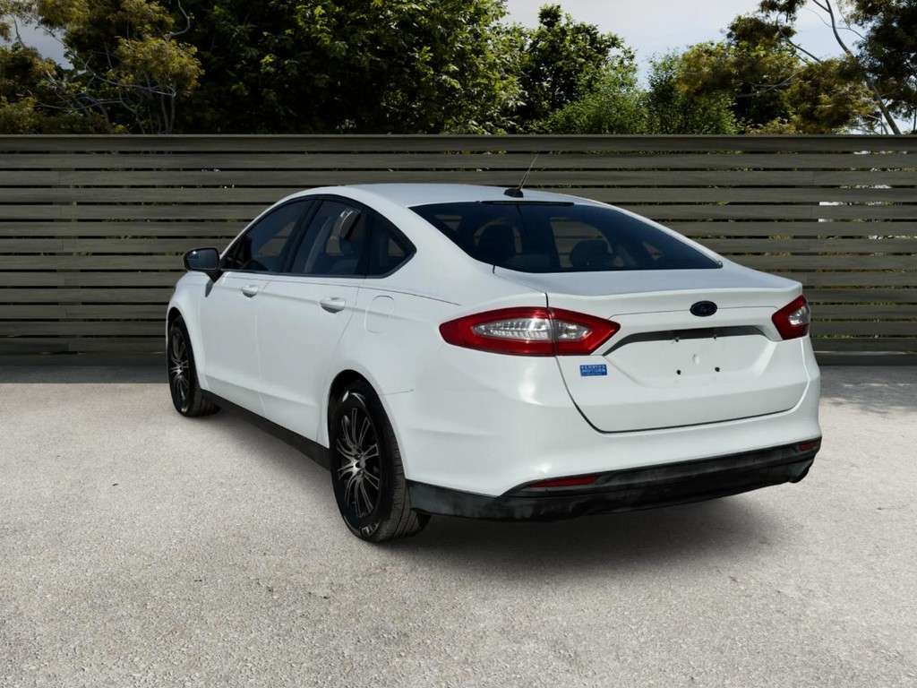 Ford Fusion Vehicle Image 03