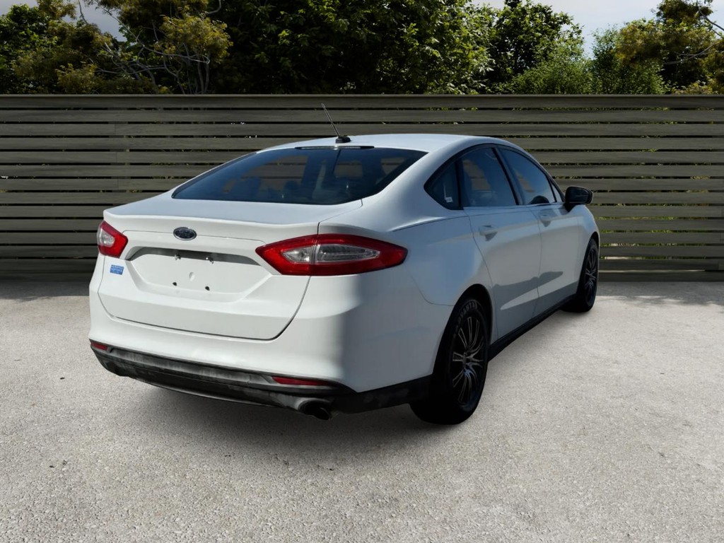 Ford Fusion Vehicle Image 06