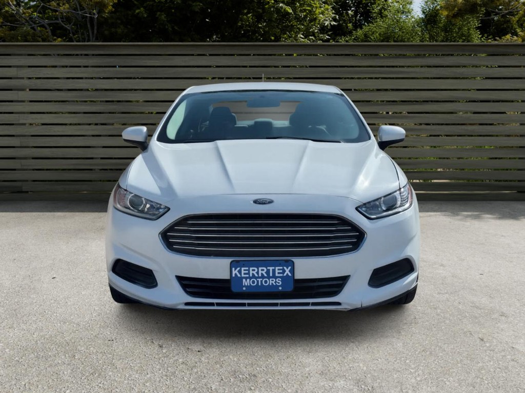 Ford Fusion Vehicle Image 09