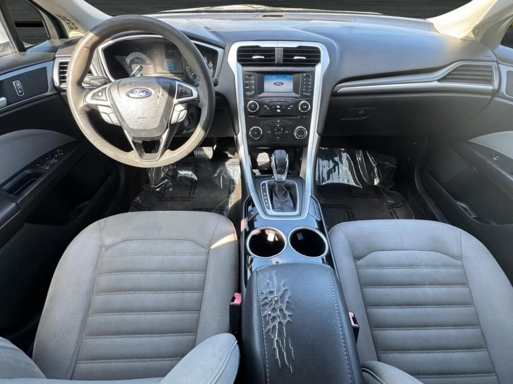 Ford Fusion Vehicle Image 11