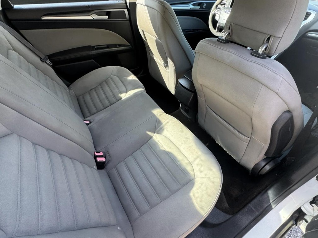 Ford Fusion Vehicle Image 12