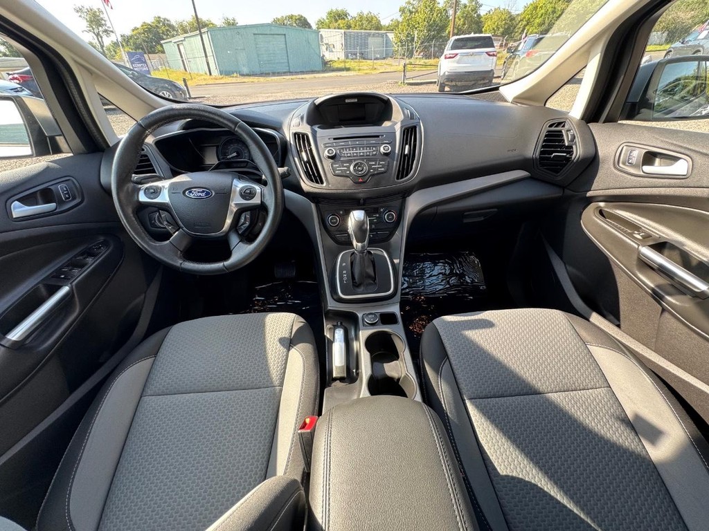 Ford C-Max Hybrid Vehicle Image 10