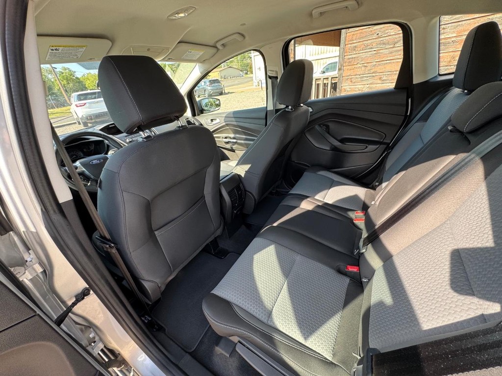 Ford C-Max Hybrid Vehicle Image 11
