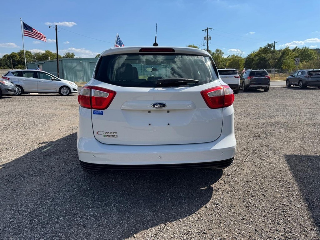 Ford C-Max Energi Vehicle Image 08