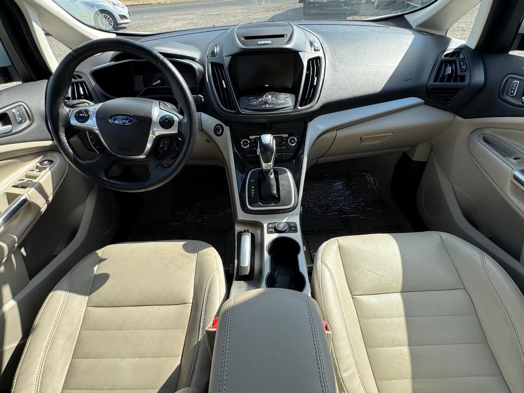 Ford C-Max Energi Vehicle Image 12