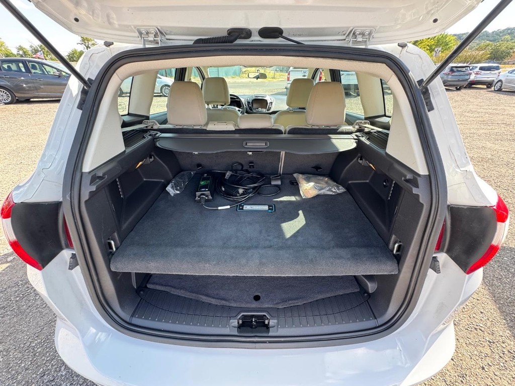 Ford C-Max Energi Vehicle Image 18