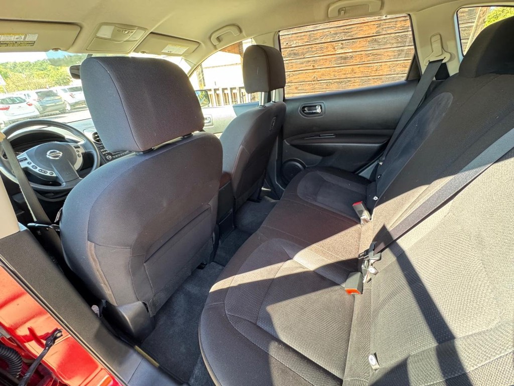 Nissan Rogue Vehicle Image 10