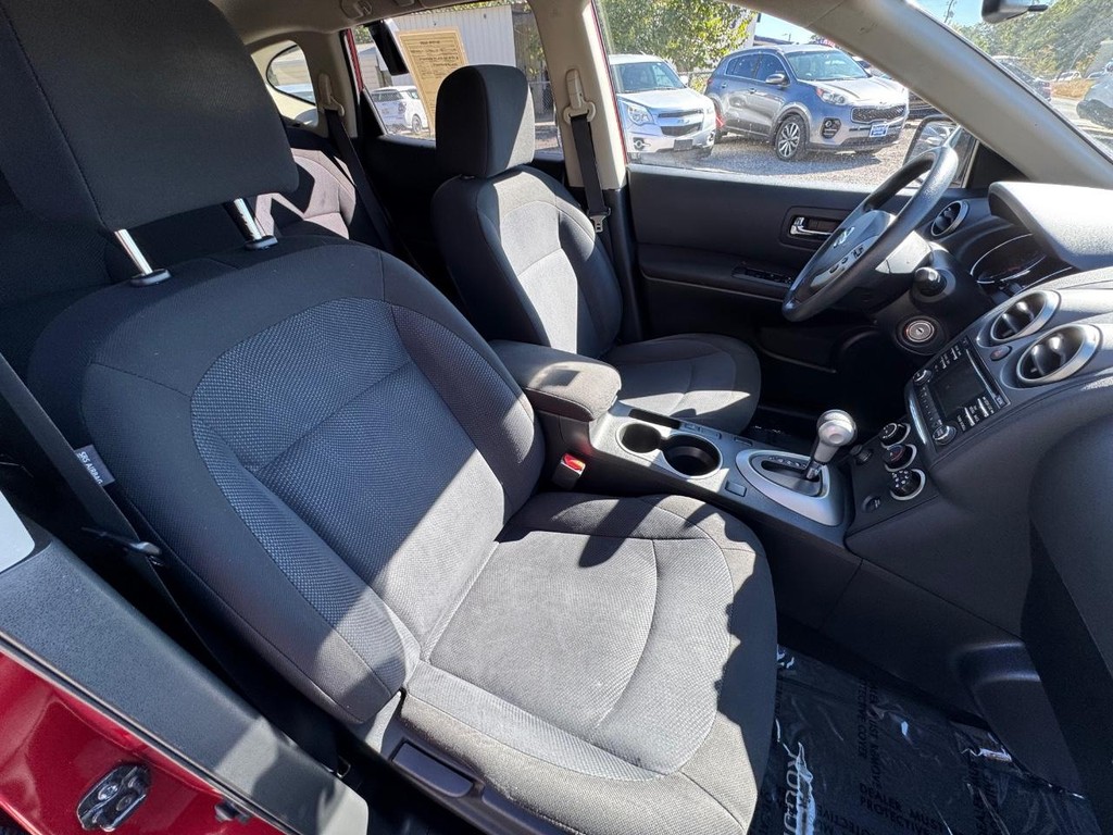 Nissan Rogue Vehicle Image 13