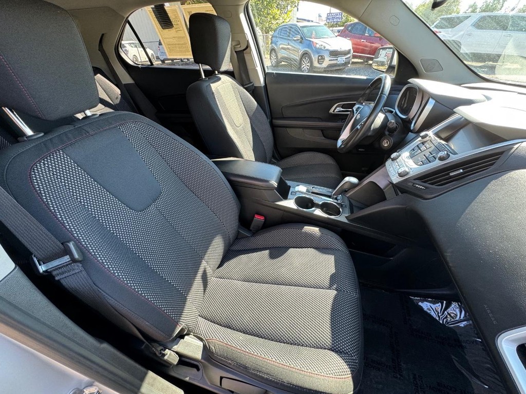 Chevrolet Equinox Vehicle Image 14