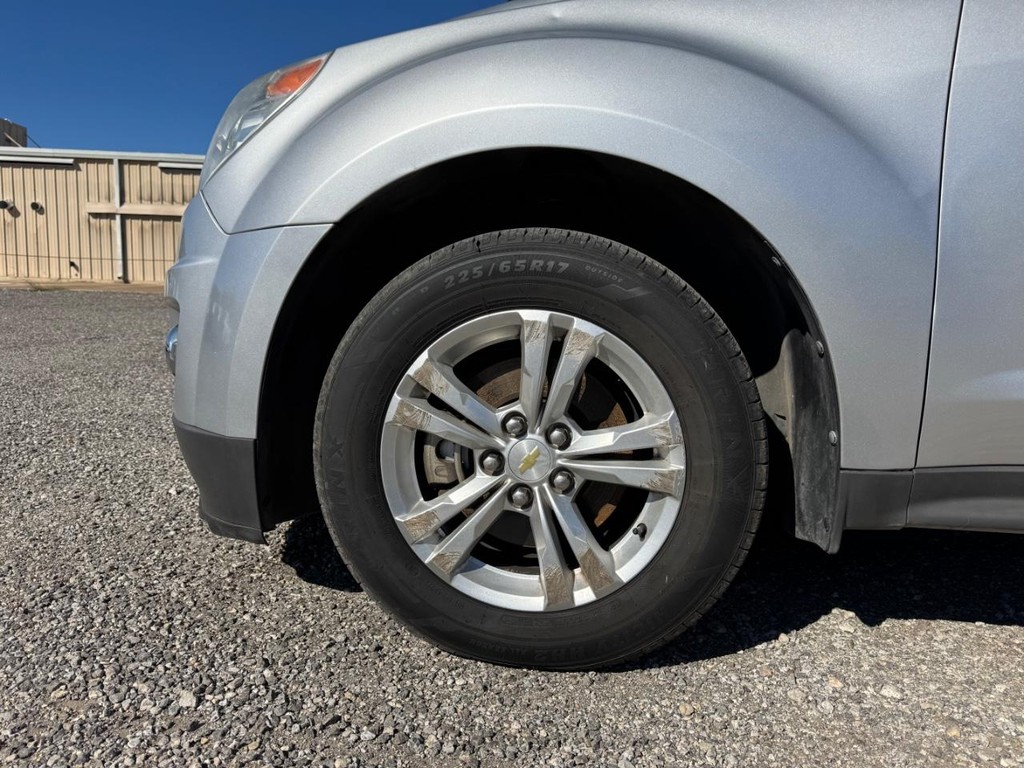 Chevrolet Equinox Vehicle Image 15