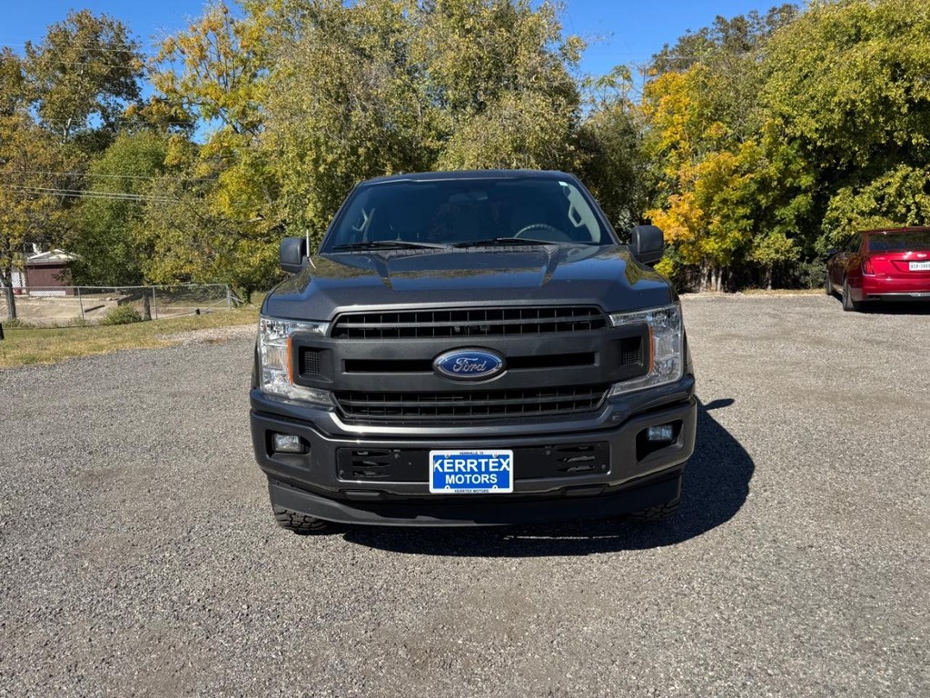 Ford F-150 Vehicle Full-screen Gallery Image 02