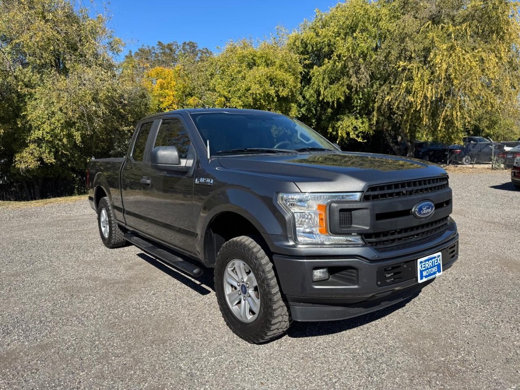 Ford F-150 Vehicle Full-screen Gallery Image 03