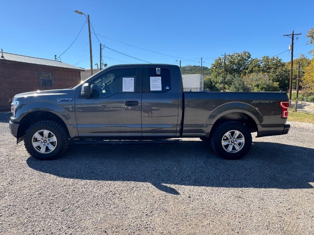 Ford F-150 Vehicle Full-screen Gallery Image 08