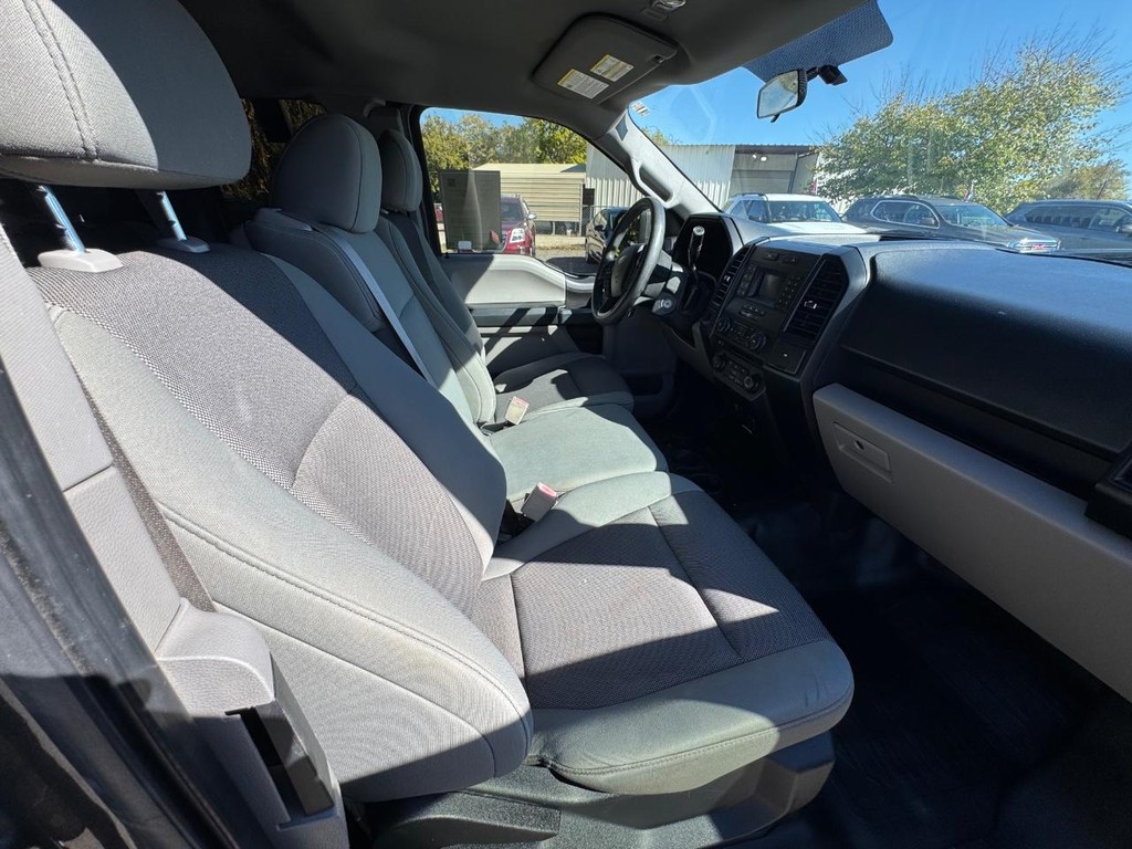 Ford F-150 Vehicle Full-screen Gallery Image 10