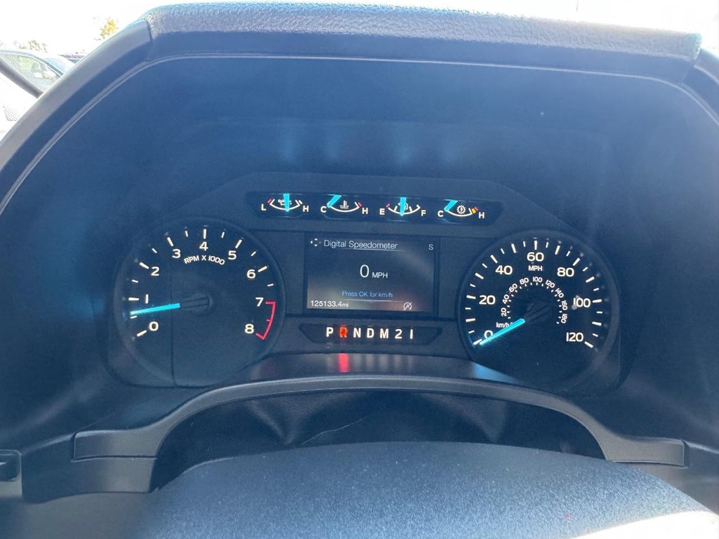 Ford F-150 Vehicle Full-screen Gallery Image 13