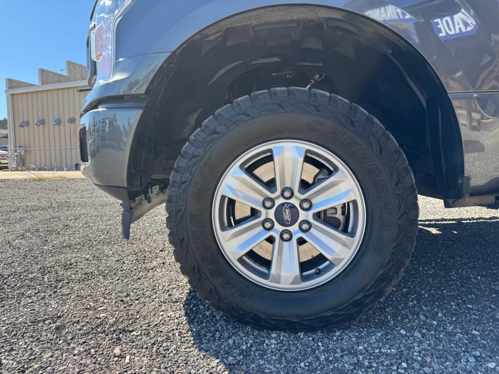 Ford F-150 Vehicle Full-screen Gallery Image 14