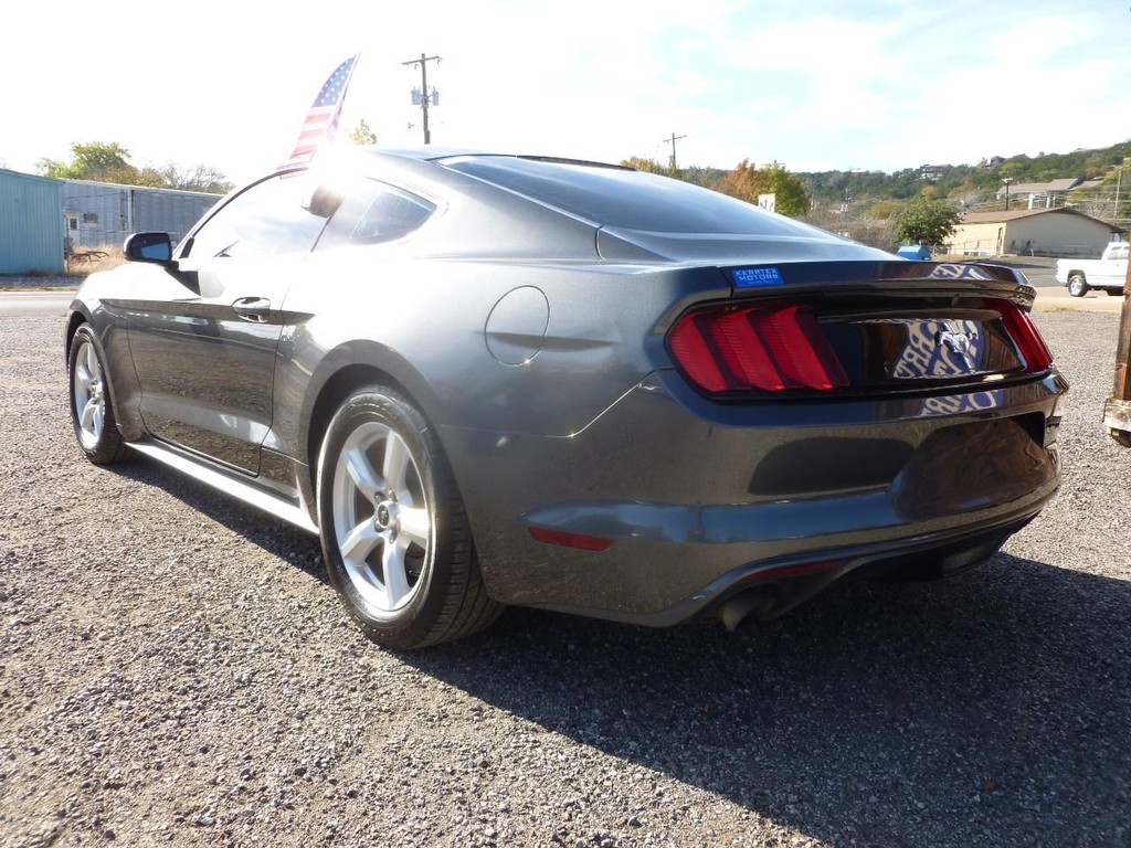 Ford Mustang Vehicle Full-screen Gallery Image 02