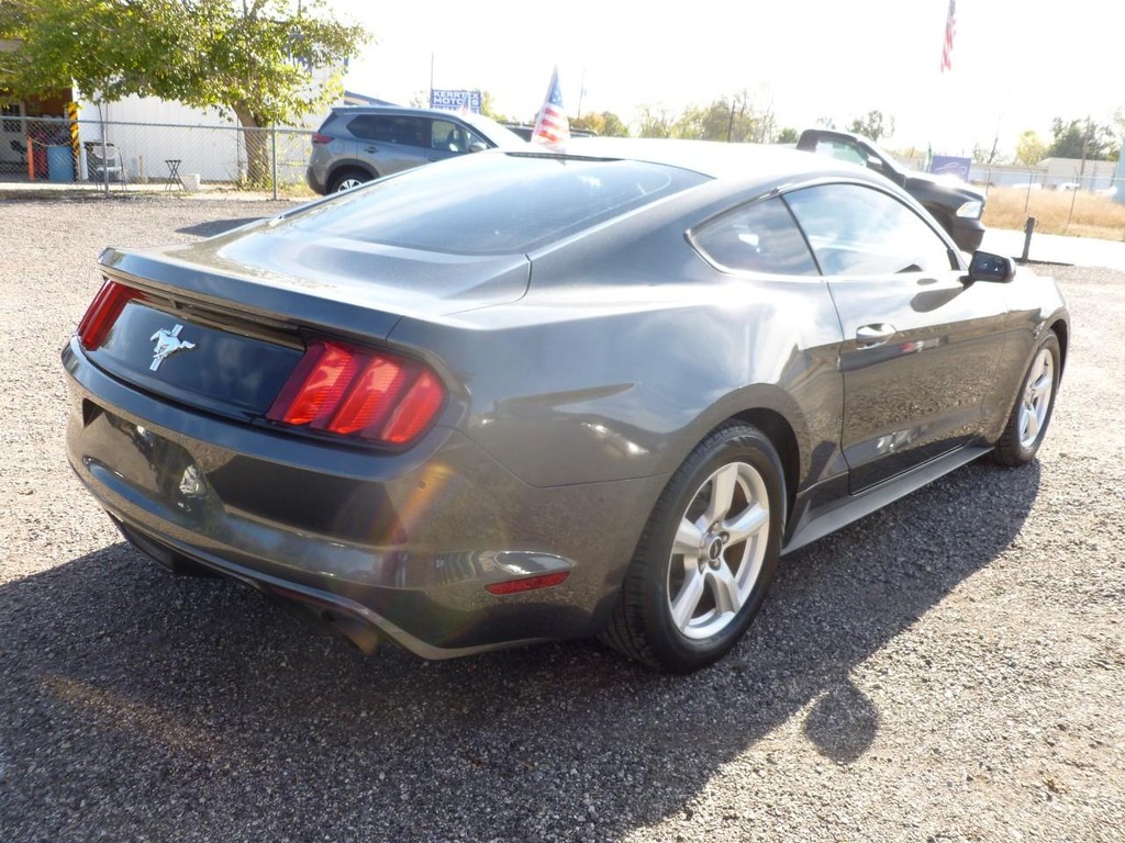 Ford Mustang Vehicle Full-screen Gallery Image 03