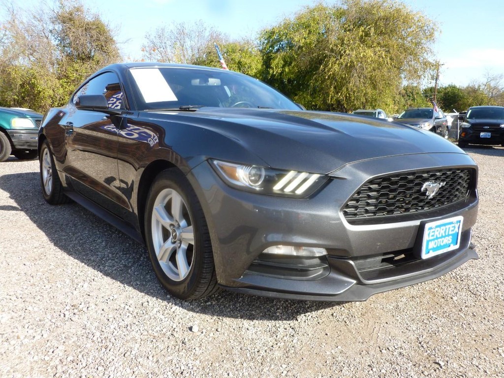 Ford Mustang Vehicle Full-screen Gallery Image 04