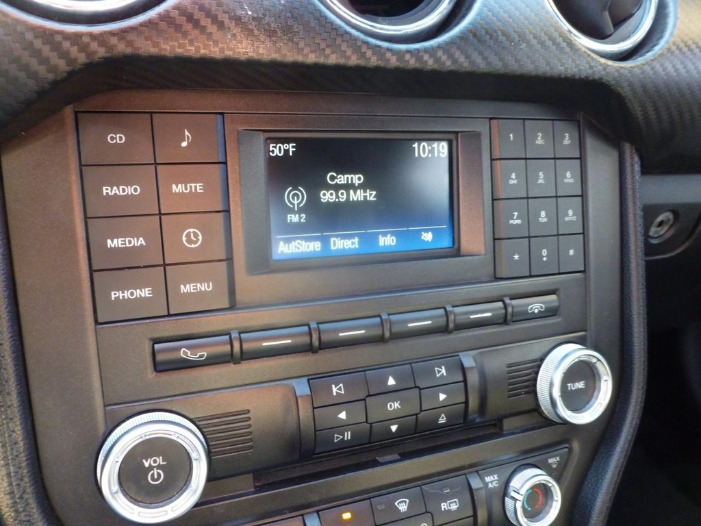 Ford Mustang Vehicle Full-screen Gallery Image 11