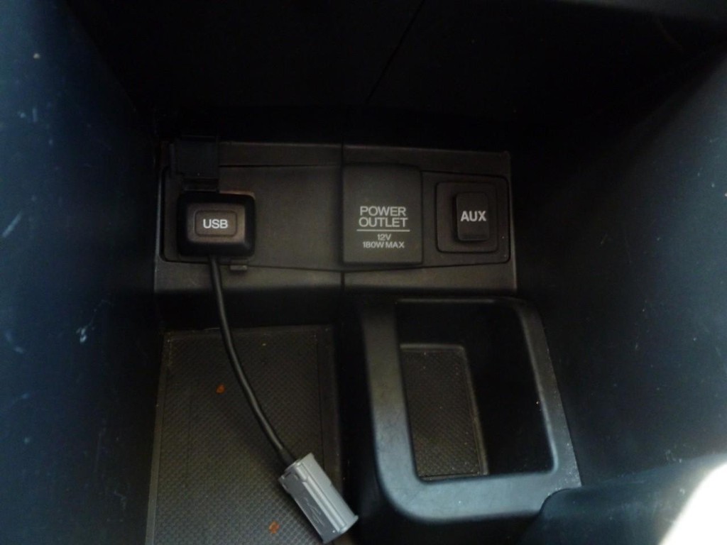 Honda CR-V Vehicle Full-screen Gallery Image 16