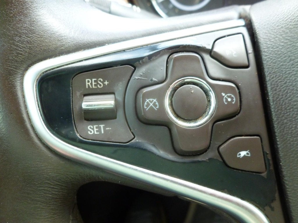 Buick Regal Vehicle Image 10