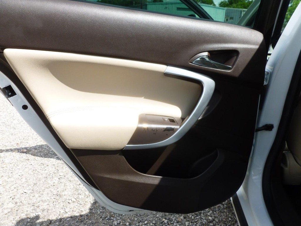 Buick Regal Vehicle Image 22