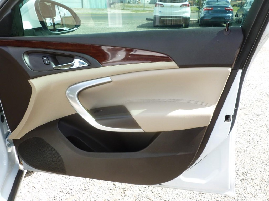 Buick Regal Vehicle Image 24
