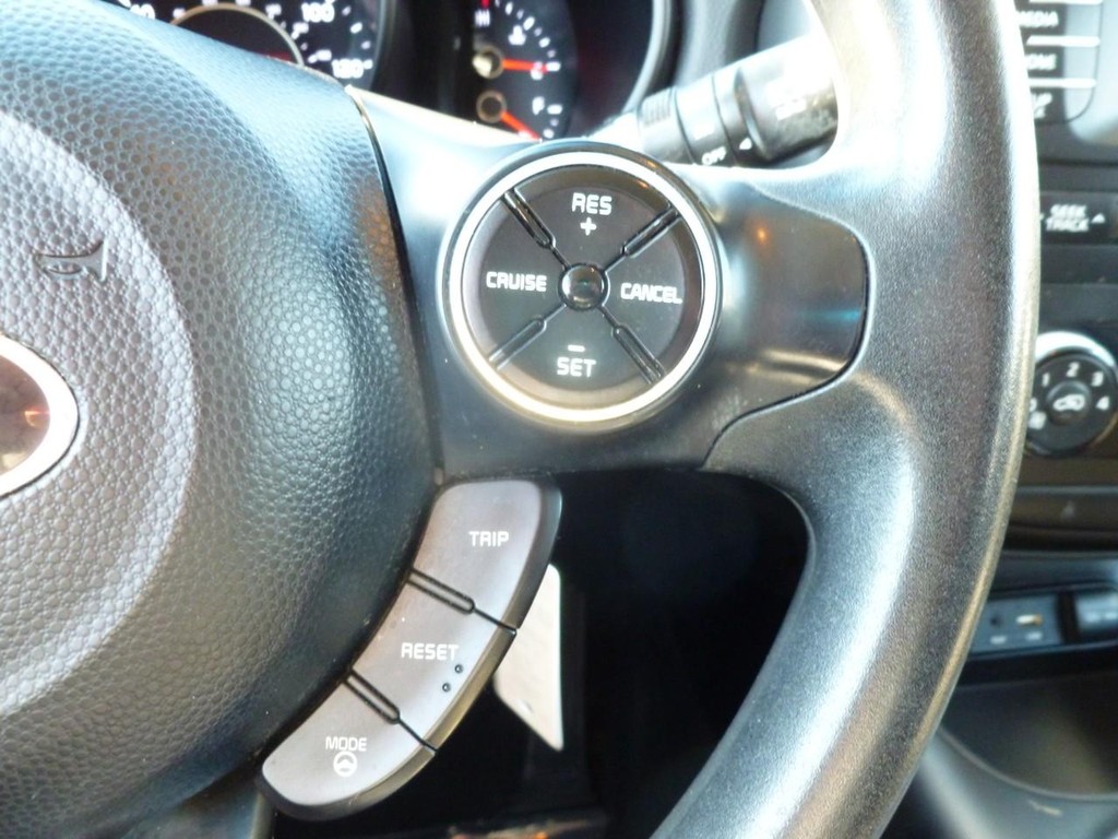 Kia Soul Vehicle Image 12