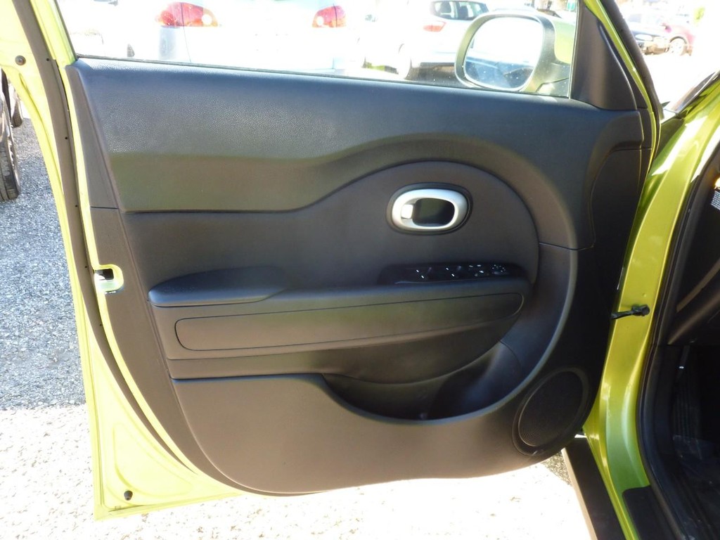Kia Soul Vehicle Image 15
