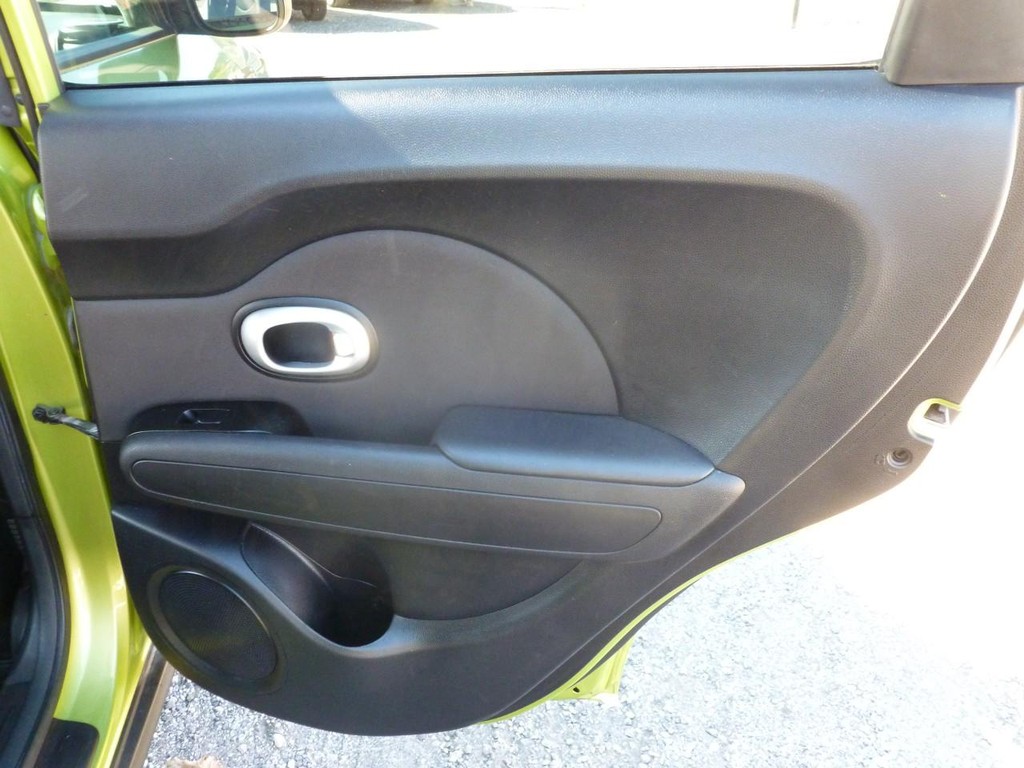 Kia Soul Vehicle Image 17