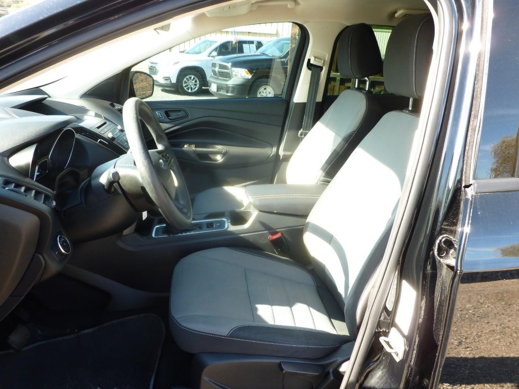 Ford Escape Vehicle Full-screen Gallery Image 05