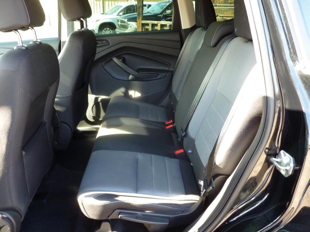 Ford Escape Vehicle Full-screen Gallery Image 06